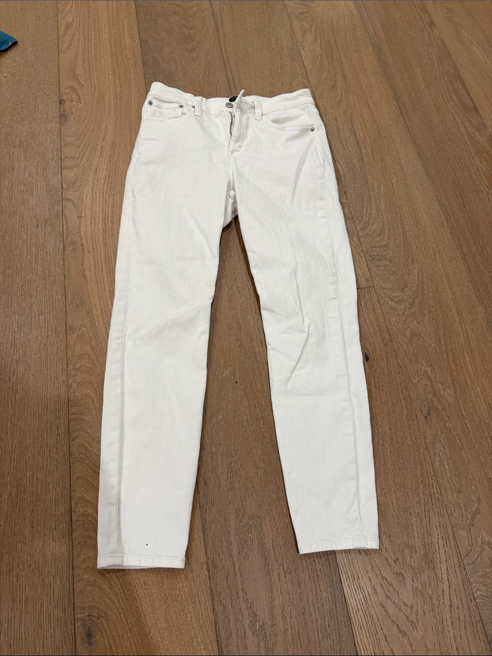J. Crew size 29, 9” mid rise White Skinny Jeans for women